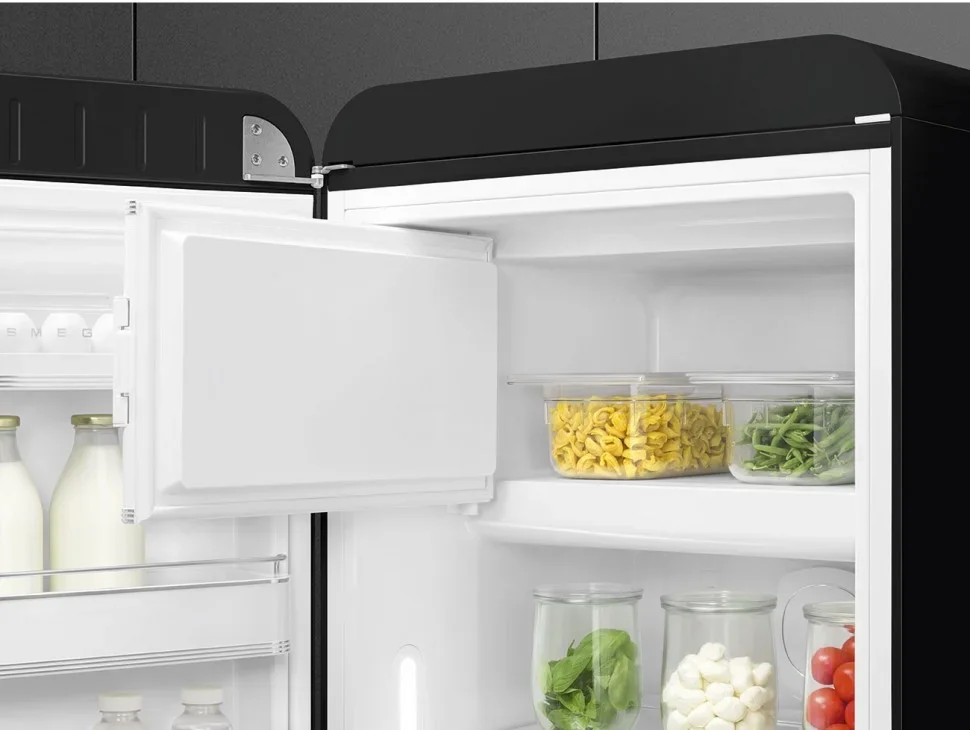 SMEG FAB28LBL6 Отдельностоящий однодверный холодильник,стиль 50-х годов, 60 см, черный, петли слева